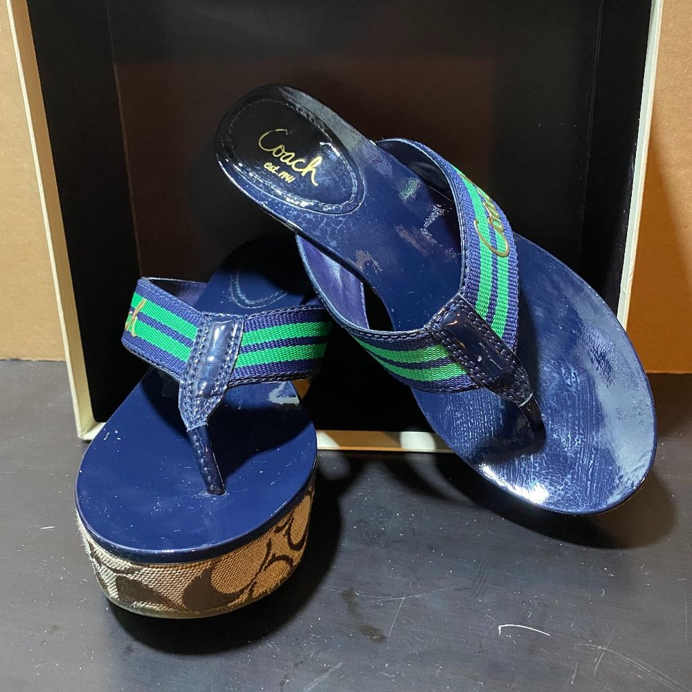 COACH Gabriela Slides